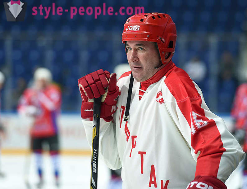 Aleksandar Kozhevnikov, hokejaš: biografija, obitelji, sportski uspjesi