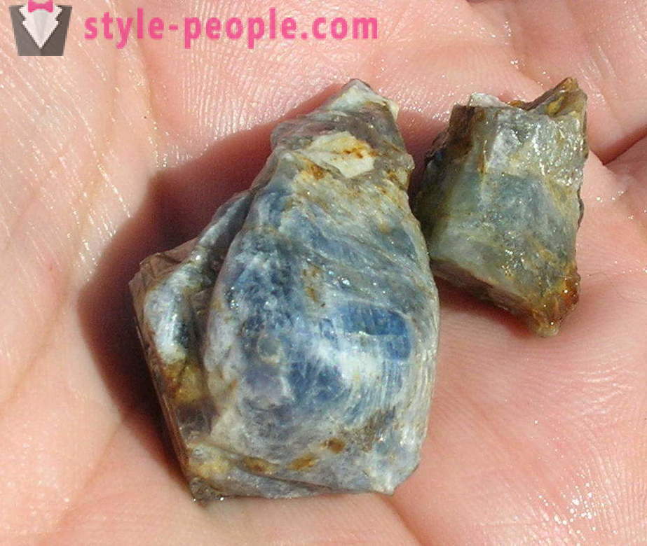 Star safir: Opis kamena, fotografije u nakit