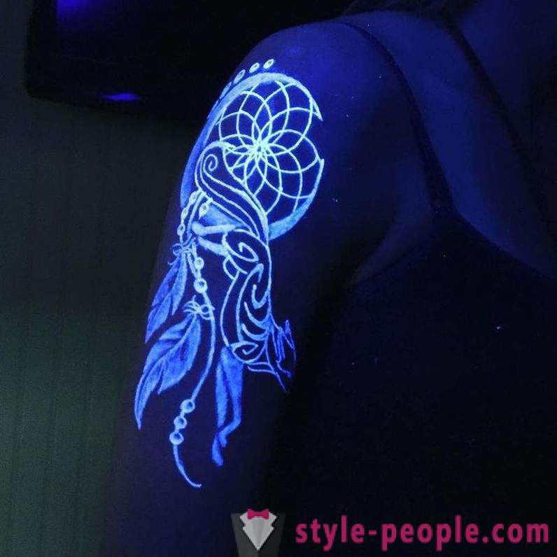 Tetovaže koje su jedino vidljive pod UV svjetlom