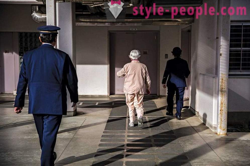 Stariji Japanci imaju tendenciju da se lokalnom zatvoru
