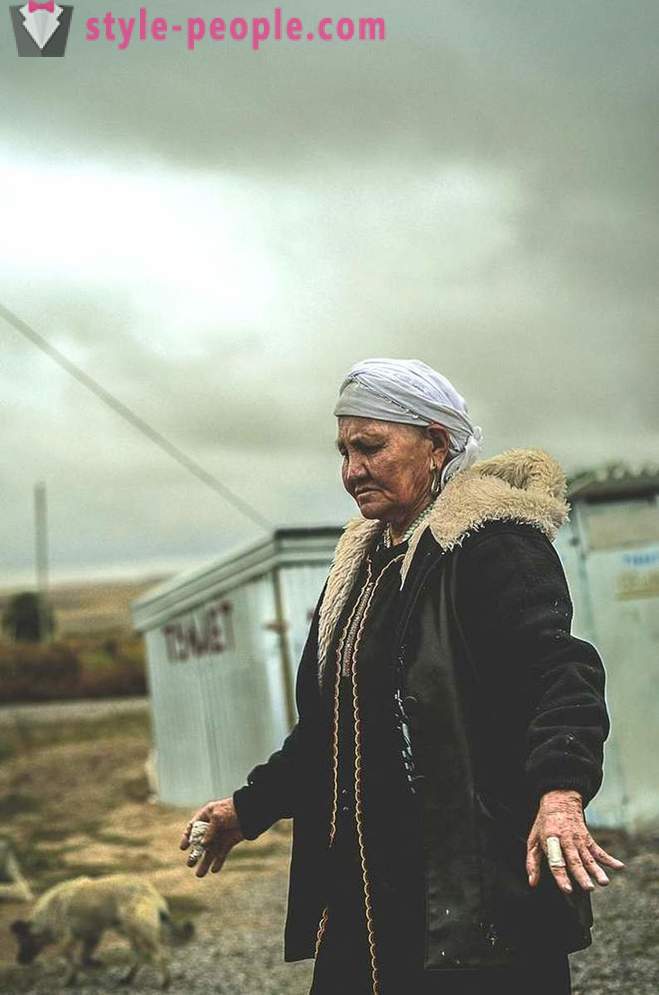 West fotograf proveo dva mjeseca u posjetu Kazahstanski šamana