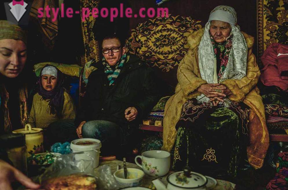 West fotograf proveo dva mjeseca u posjetu Kazahstanski šamana