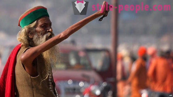 Hindu drži ruku ovdje za 43 godina