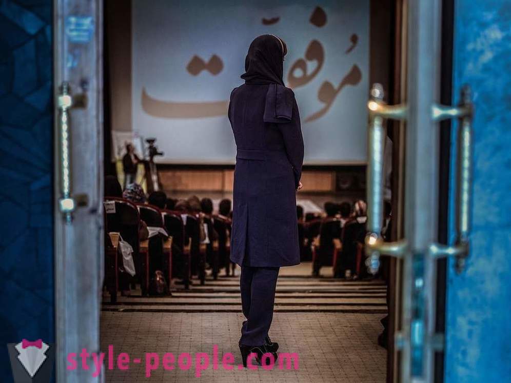 Islam, cigarete i Botox - svakodnevni život žena u Iranu
