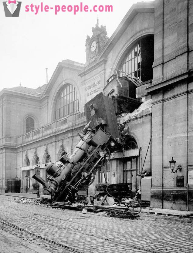 Vlak olupina na Montparnasse Station 1895