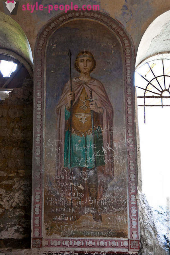 Napuštena crkve i freske u Lipetsk regiji