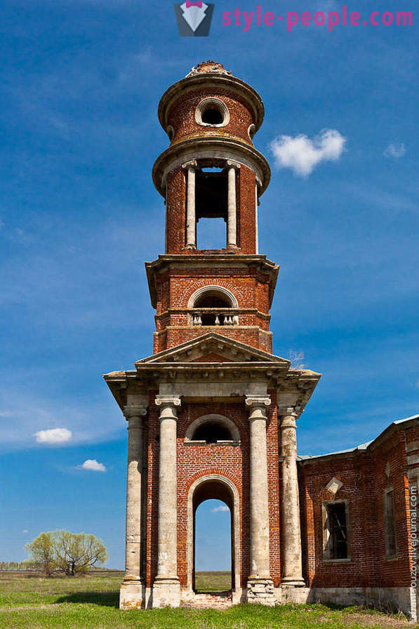 Napuštena crkve i freske u Lipetsk regiji