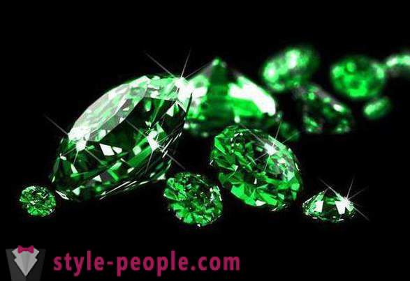 Zelena dragog kamenja: smaragda, demantoid, turmalin