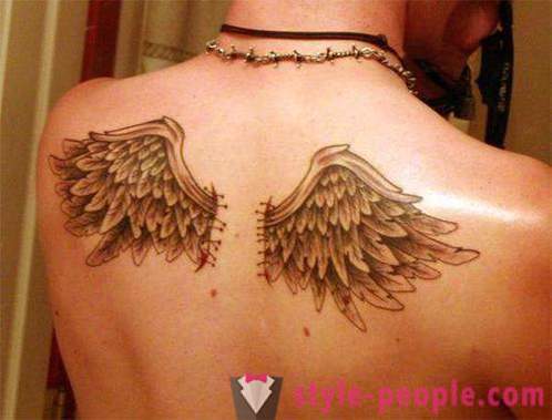 Tattoo „krila” na leđima - izdržljiv Ward