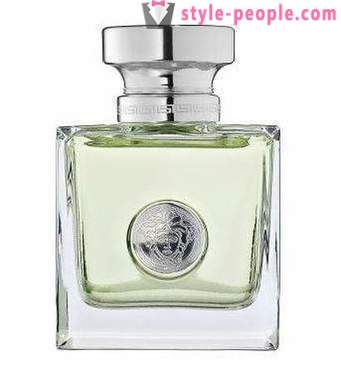 Bogat izbor parfema takvih poznatih brandova kao „Versace”. parfem za muškarce