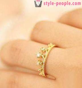 Prsten u obliku krune. Zlato, srebro prsten